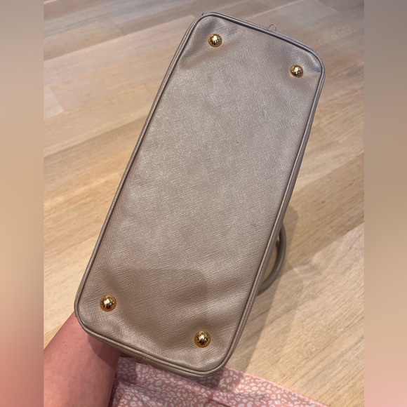 Prada Saffiano Medium Leather Tote Bag - Picture 3 of 4